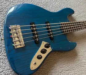 Wl-535 Bacchus Bass Guitar 5-string With 35 Inch Scale Mint