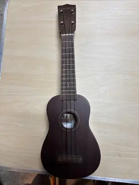 Uk-50 Capistano Capistrano Guitars