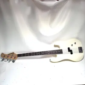 Wmp012473 Charvel Cx-492 P Bass Cx 492 4 String White