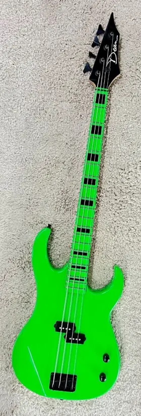 Dean Guitars 700900010214 Czone Bass Ng Custom Zone 4-string Guitar Nuclear Green