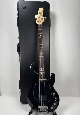 107-s8-21-05-mb-cr Ernie Ball Music Man Sting Ray Bass Black Usa Heavy Wear And Higher Action Read