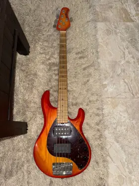 154-74-11-03-cs-cr Ernie Ball Music Man Stingray 5 Special Cherry Burst
