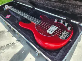 K03719 Ernie Ball Music Man Stingray Special Candyman Electric Bass Guitar With Case