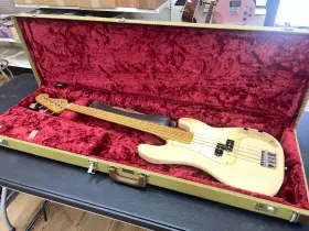 0131702367 Fender 2018 Classic Series 50s Precision Bass Honey Blonde With Tweed Hard Case