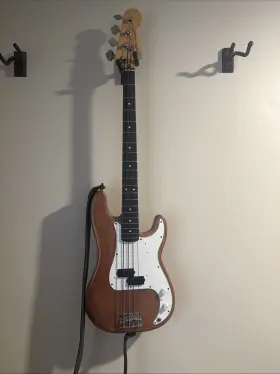 0136000573 Fender Std P-bass Rw Mdb 1998 With Upgrades