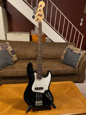 0136500506 Fender 2000 Jazz Bass Black 4-string Standard Series Mim 1991-2001