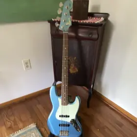 0136902582 Fender Squier Jimbo Jazz 4-string Right-handed Solid Body Blue With Hard Case