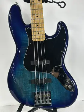 0140229573 Fender Player Jazz Bass Plus Top 2024 - Blue Burst P08031531