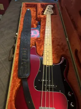 0142500309 Fender Nate Mendel Precision Electric Bass Guitar - Red