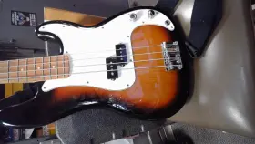 0149803500 Fender Player Precision Bass Sunburst 2022