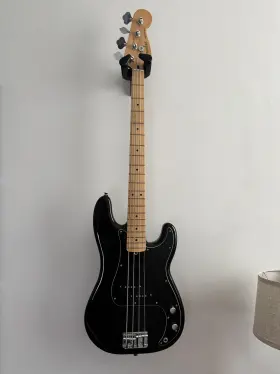 0149803506 Fender Player Precision Electric Bass Guitar Black Barely Used