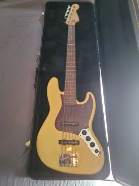 0149903515 Fender Jazz Bass - Cream 5 String Guitar 60th Anniversary With Hard Case