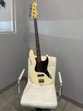 0193932705 Fender American Professional Ii Precision Bass Guitar - Olympic White