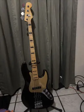 0199022790 Fender Jazz Ultra Four String Base