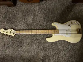 022796 Fender Precision Special 1985-1987
