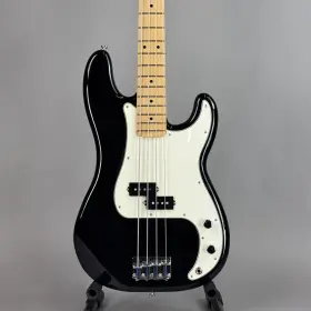 Fender 123054123054 Player Precision Bass Maple Fingerboard With Gig Bag - Black Used