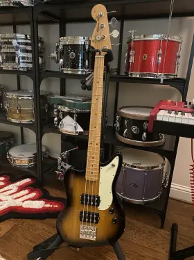 143502303 Fender Pawn Shop Series Reversejaguar Bass 2013 - 2-color Sunburst