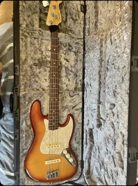 5600300373 Fender Jazz Mia