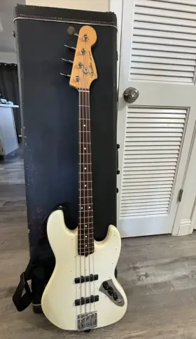 Fender 717669547929 Jazz Electric Bass 4 String White Made In Japan Bartolini Pickups