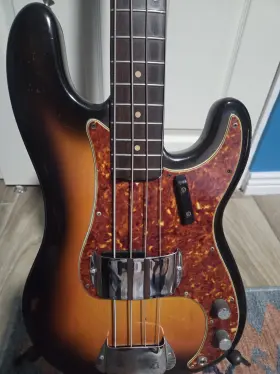 80686 Fender 1962 Precision Bass