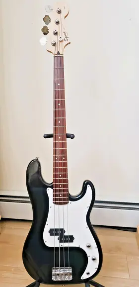 Ic020926382 Fender 20th Anniversary Squier Precision Bass Black/white Rosewood Fb With Gig Bag