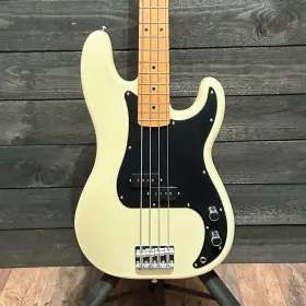 Icf24011338 Fender Standard Precision P Bass 4 String Electric Guitar - Olympic White
