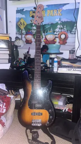 Ics17122621 Fender Squier P Bass Guitar