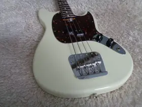 Mb98sd Fender Mb98 Rare 2004-2005 Mustang Bass Cij Japan Olympic White Short Scale