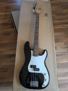 Mn631834 Fender 1996 Precision Bass Mim Black