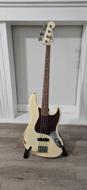 Mxj01749 Fender 2021 60th Anniversary Road Worn Jazz Bass - Mim Brass Nut Hard Case