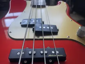 Mz7116423 Fender Precision Bass Special Deluxe. Series Red Gold Pick-guard Active P/us