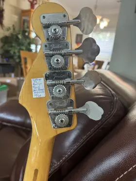 S901894 Fender Precision Bass 1981