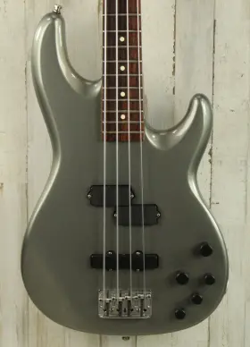 Ufdzb09222025 Fender Used 2002 Deluxe Zone Bass 350