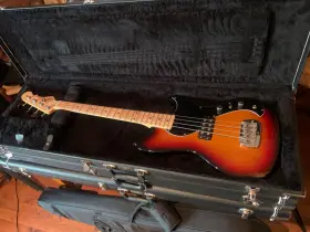 Fdfalb-3ts-mp G&l Fullerton Deluxe Fallout Shortscale Electric Bass 3-tone Sunburst Hard Case