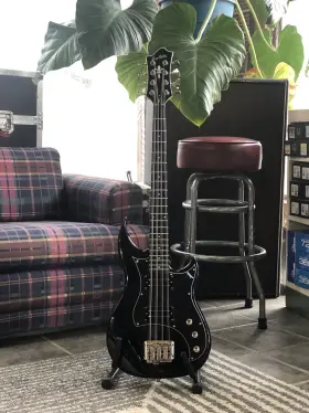 M09022592 Hagstrom Hb-8 - Short Scale 8-string Bass