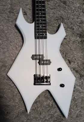 Wb-20 Harley Benton Warlock Bass Matte White