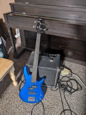 Gsr200bk Ibanez Gio 4 String With Amp And Case