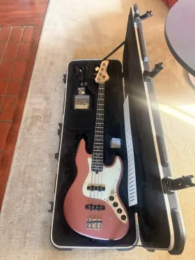 Industrial Radio Fsi-1 4-string Pink Solid Body Electric Bass With Hard Case And Strap