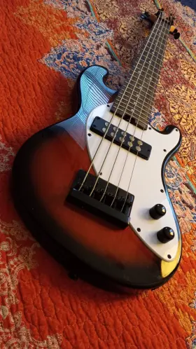 Ubass-sb5-tb-fs Kala 5-string Mini Bass Ubass Tobacco Burst Lightweight Comes With Soft Case