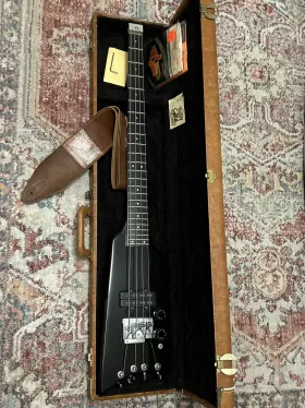 B0461 Kramer Black Duke Deluxe Headless Bass 1983-1985