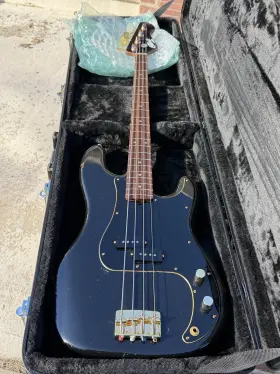 P4-2366 Olinto By La Bella 4-string P Bass Black Relic Electric Guitar With Hard Case