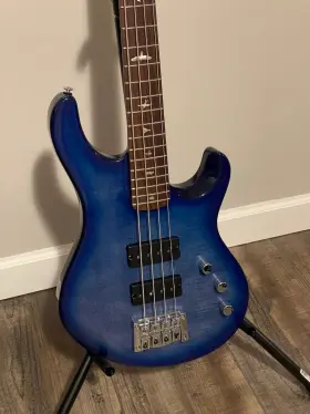 108120 Prs De Kingfisher 4-string Bass With Gigbag Comes 2 Sets Of Pickups