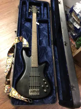 Studio-5 Schecter 839212008241 Guitar Diamond Bass Black With Case Works 2007