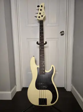 2920 Schecter Guitar Research P-4 With Emg Geezer Butler Piickups P Bass Precision