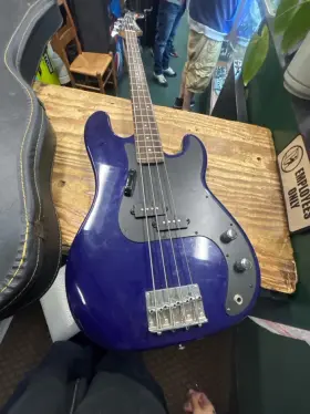 Hpb026359 Silvertone 075992515627 Bass Guitar