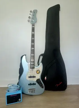 2n23340380 Sire Marcus Miller V7 Swamp Ash 4-string Bass Lake Placid Blue