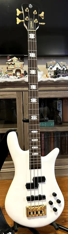 Nb19433 Spector Euro5 Classic Solid White Gloss Gold Hardware With Gig Bag