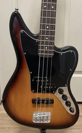 0373400532 Squier Fender Jaguar Bass Electric Guitar Sunburst 4-string