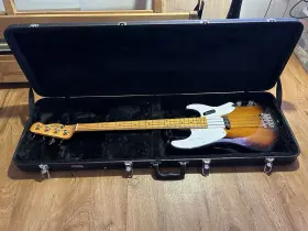0374500503 Squier Classic Vibe 50s Precision Bass 2-color Sunburst With Strap And Wood Case
