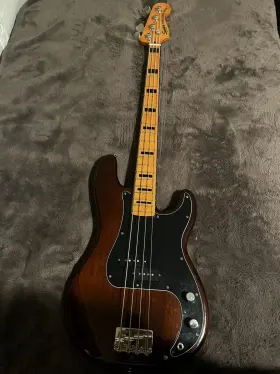 0374520592 Squier Classic Vibe Ft70s Precision Bass Guitar - Walnut